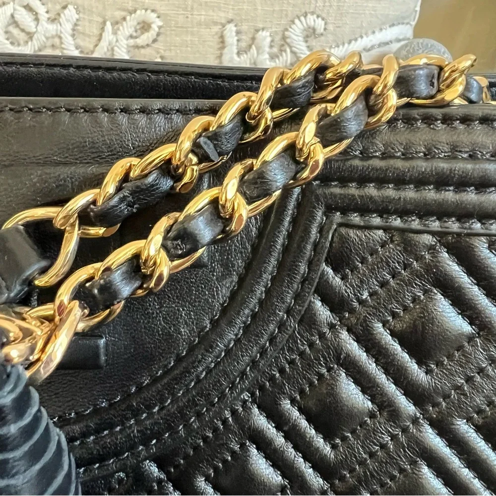 Tory Burch Fleming Quilted Black Leather Chain Straps Tassel Shoulder Bag